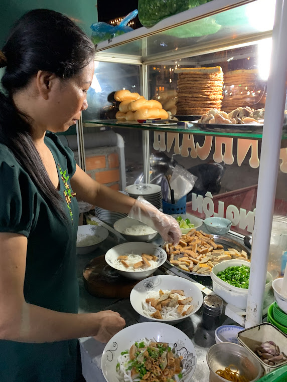 bánh canh chả cá cô xê lagi